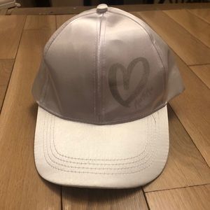 White MISS TO MRS hat